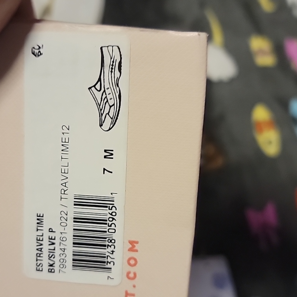 Easy Spirit Slip ons - Picture 2 of 4